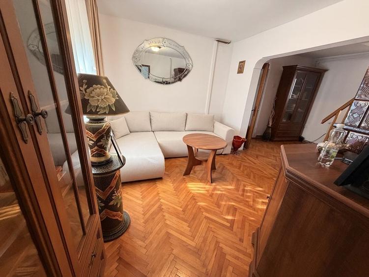 Casă cu 4 camere în Ultracentral