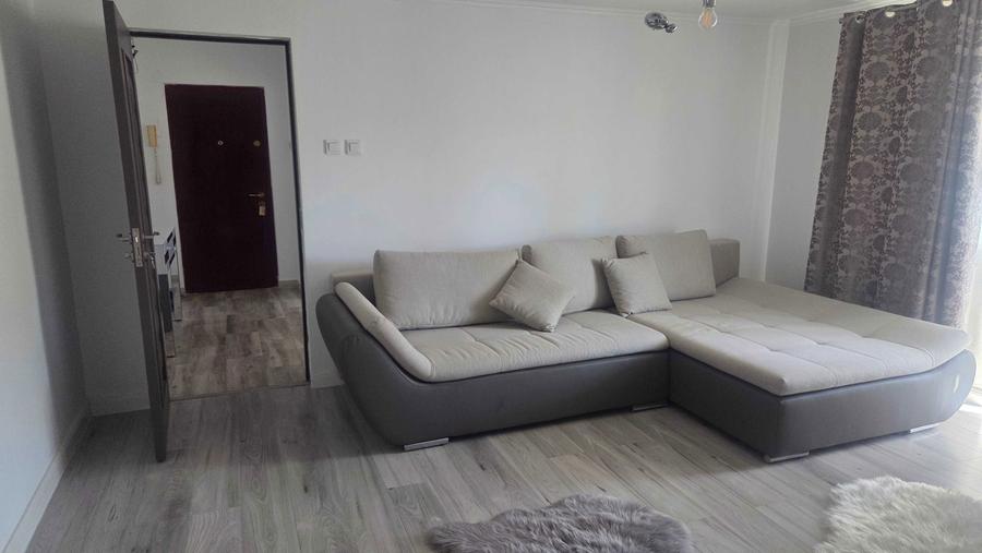Apartament cu 2 camere semidecomandat în Micro 16