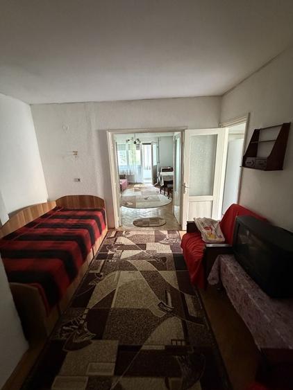 Apartament cu 2 camere semidecomandat în Mărăței