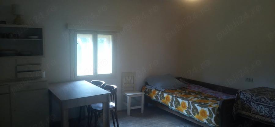 Casă cu 2 camere cu Teren 2 Mp în Trâmpoiele