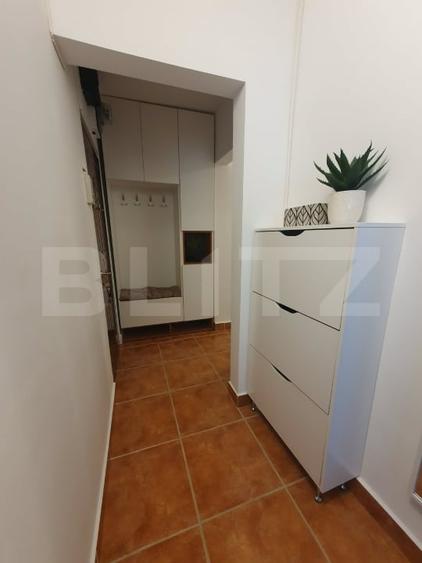 Apartament cu 4 camere decomandat, mobilat în Tudor