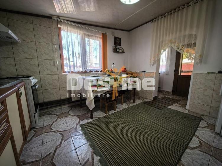 Casă individuală cu 4 camere cu Canalizare în Horpaz