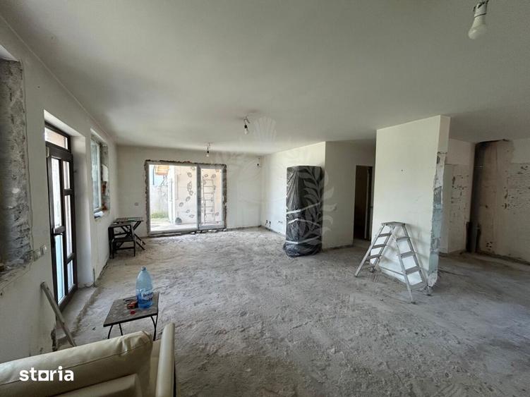 Casă cu 6 camere cu Teren 467 Mp în Crevedia