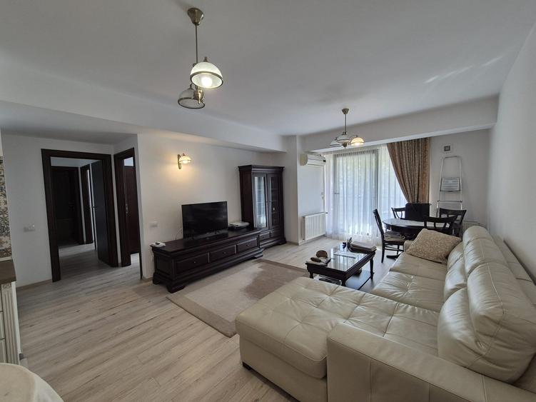 Apartament cu 3 camere semidecomandat în Națiunile Unite