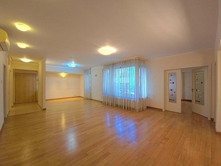 Apartament cu 4 camere în Dorobanți