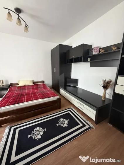 Apartament cu 3 camere decomandat în Tudor