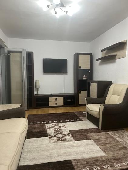 Apartament cu 3 camere decomandat, mobilat în Nord