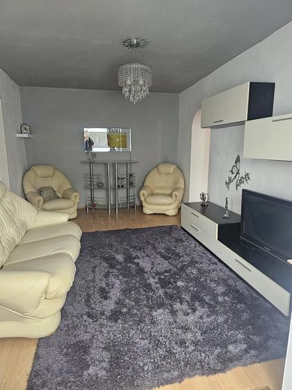 Apartament cu 3 camere decomandat în Nord