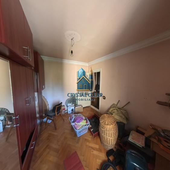 Apartament cu 4 camere - cartierul Dâmbu Pietros, str. Parângului - 3