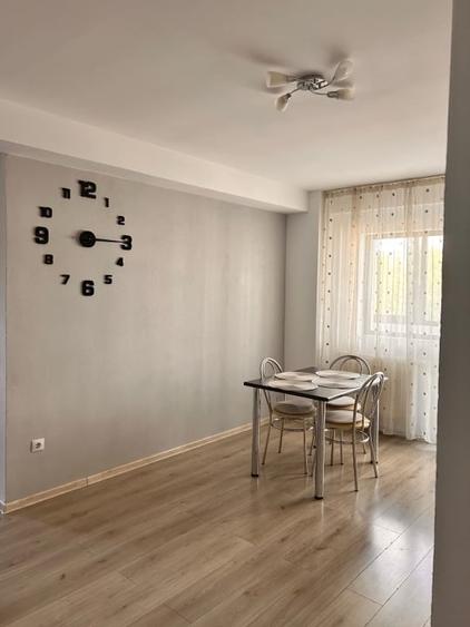 Apartament cu 3 camere semidecomandat în Șelimbăr