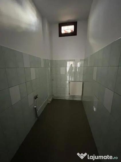 Spațiu comercial, de 143 mp, în Central