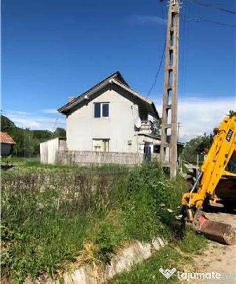 Casă cu 3 camere cu Teren 500 Mp în Industrială