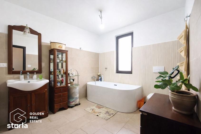 Casă cu 4 camere cu Teren 250 Mp în Vladimirescu