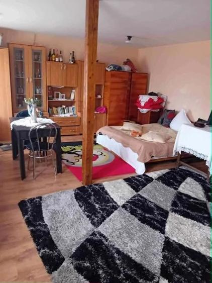 Casă cu 4 camere cu Teren 347 Mp în Calea Romanului