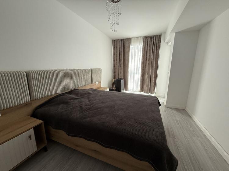 Apartament cu 2 camere semidecomandat, mobilat în Central