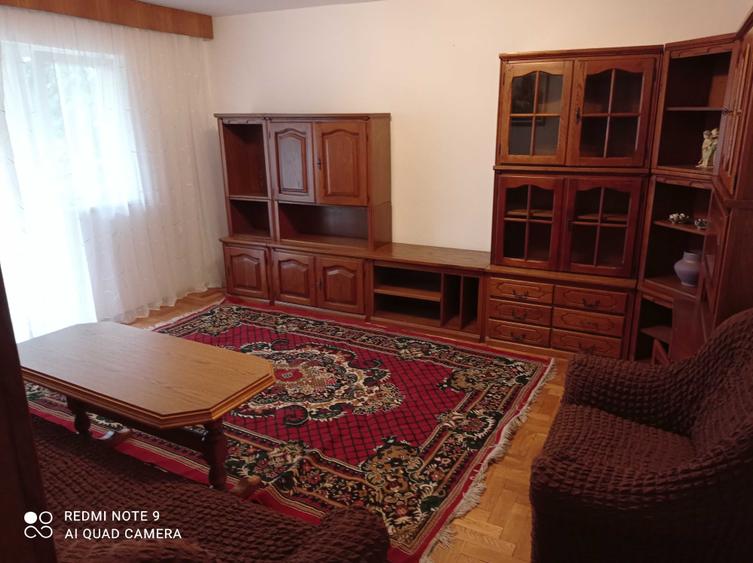 Apartament cu 4 camere decomandat în Sânmartin