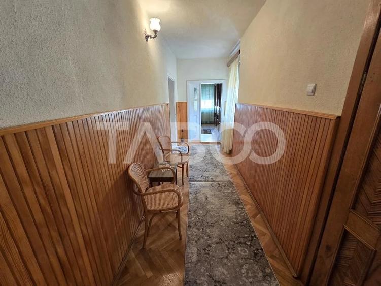 Casa individuala de vanzare cu teren 237 mp garaj in zona Lupeni Sibiu - 3