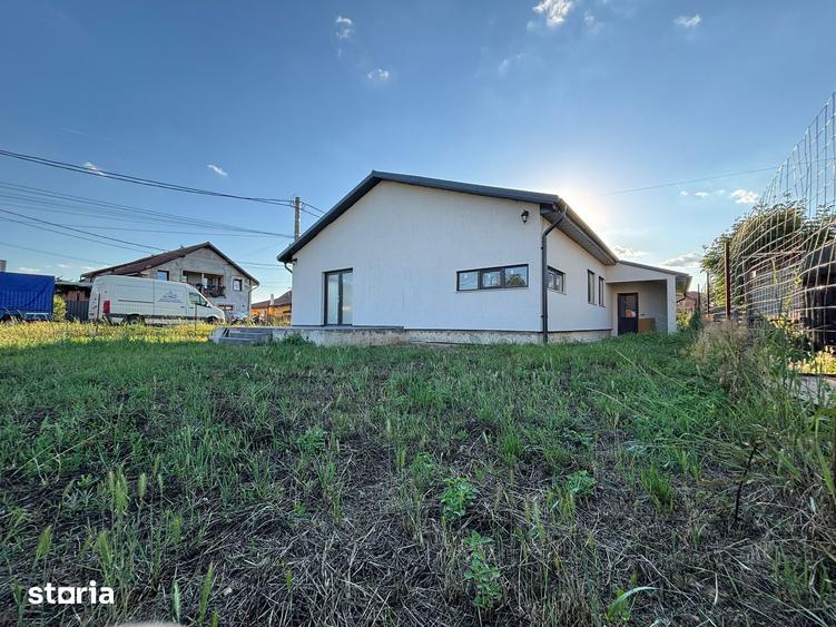 Casă cu 3 camere cu Teren 445 Mp în Zimandu Nou