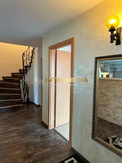 Apartament cu 4 camere decomandat, mobilat în Central