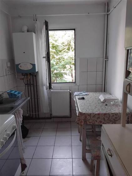 Apartament cu 2 camere nedecomandat în Podu Roș