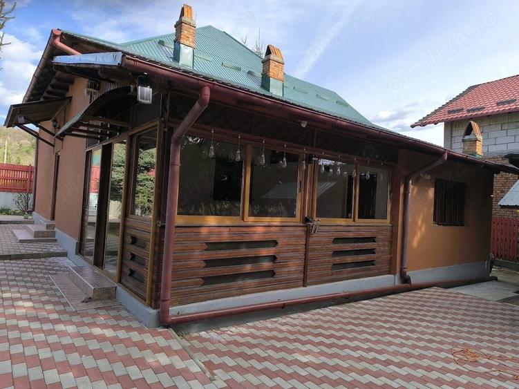 Casă cu 3 camere cu Teren 2100 Mp în Central