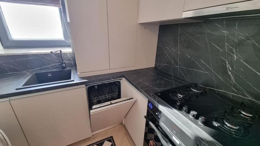 Garsonieră decomandată, mobilată în Văcăresti