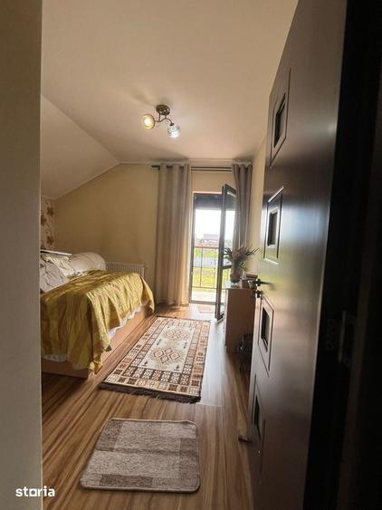 Casă cu 5 camere cu Teren 250 Mp în Berceni