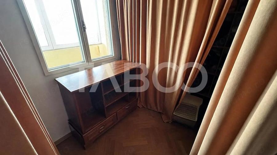Apartament cu 4 camere decomandat în Ștrand