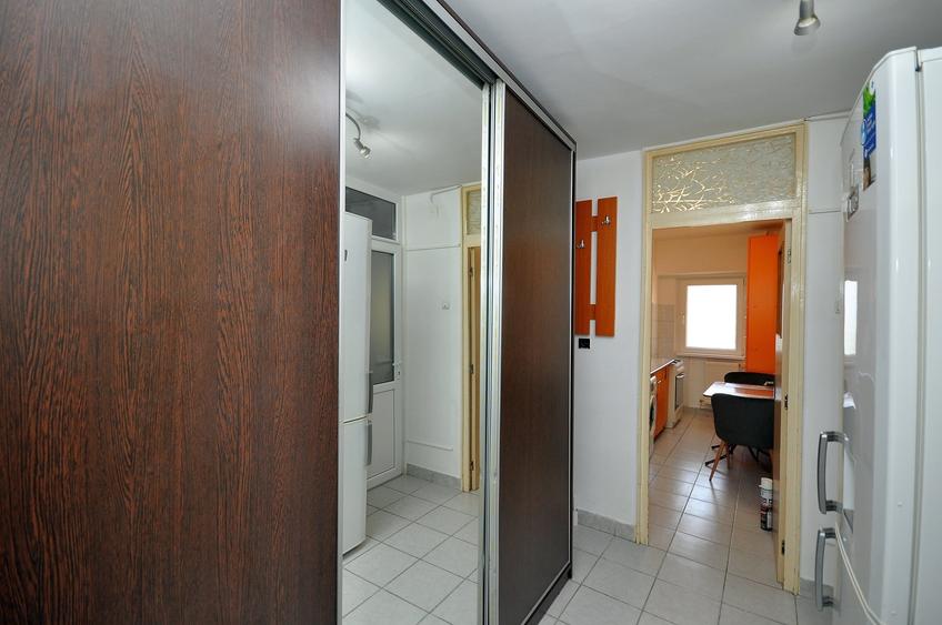 Garsonieră decomandată în 13 Septembrie