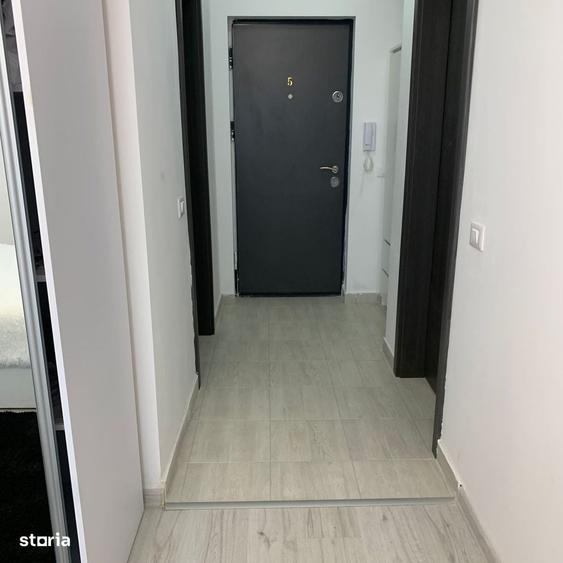 Garsonieră decomandată în Roșu