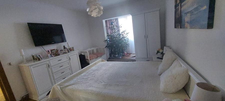 Apartament cu 4 camere decomandat, mobilat în 1 Mai