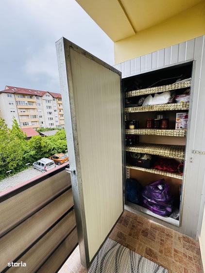 Apartament cu 4 camere, mobilat în Central
