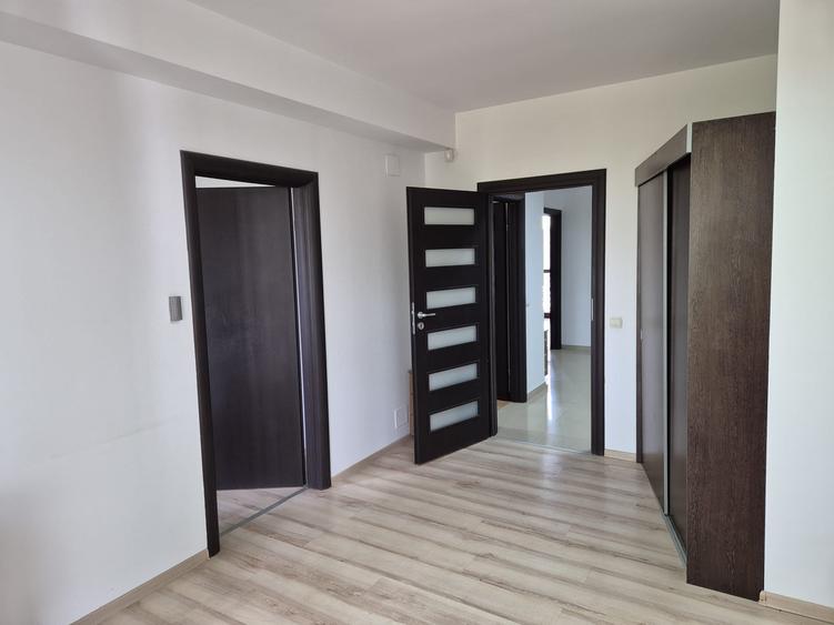 Apartament cu 4 camere în Central