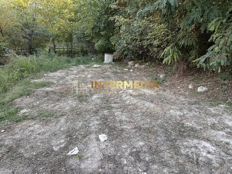 Teren Construcții intravilan de 412 mp, în Țelna
