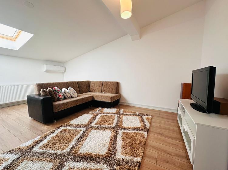 Duplex cu 5 camere cu Canalizare în Central