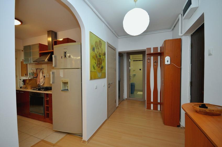Apartament cu 2 camere decomandat în 13 Septembrie