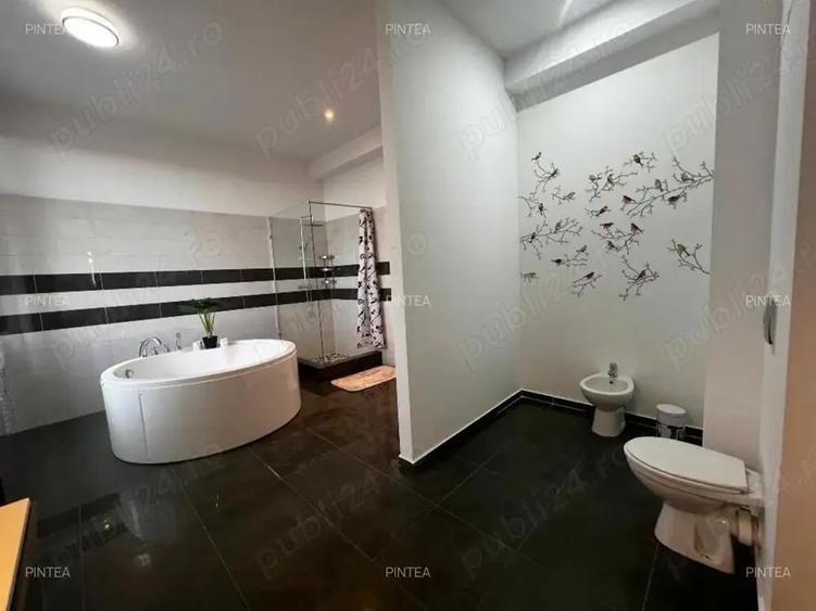 Apartament cu 5 camere decomandat, mobilat în Băneasa