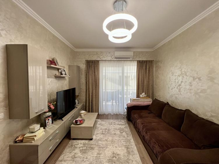 Apartament cu 3 camere semidecomandat, mobilat în Giroc