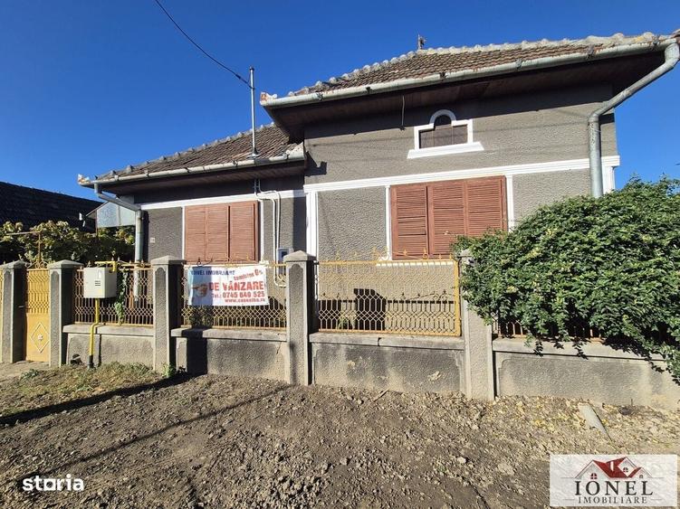 Casă cu 3 camere cu Teren 449 Mp în Teiu