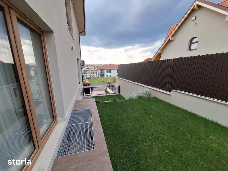 Casa cu finisaje ?i dotari premium - 16