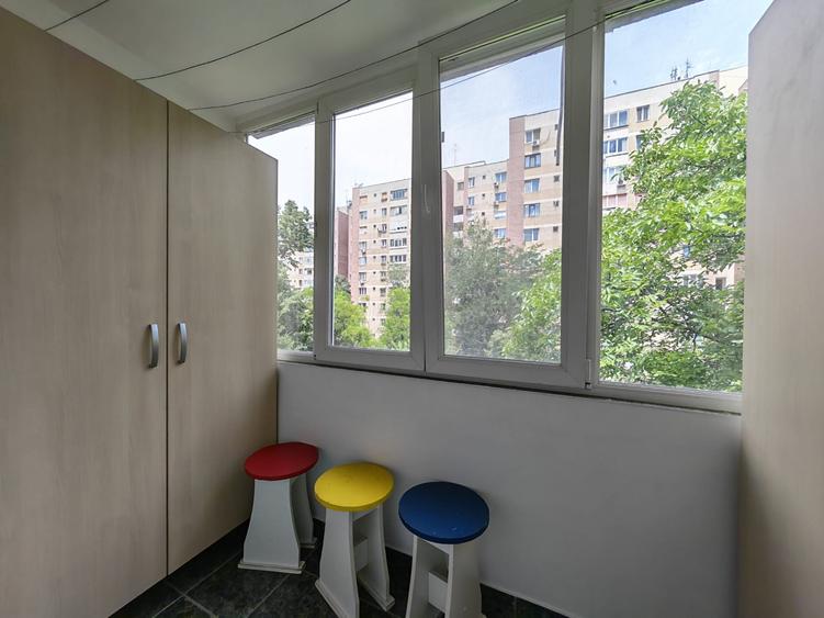 Apartament cu 3 camere semidecomandat în Drumul Taberei