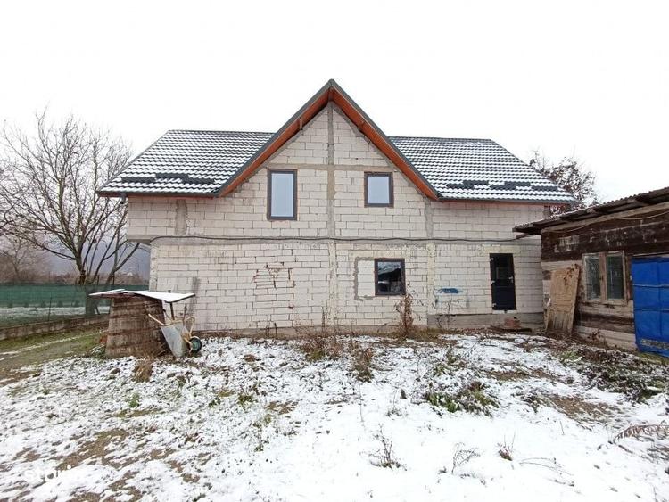 Casă cu 4 camere în Șomcutu Mic