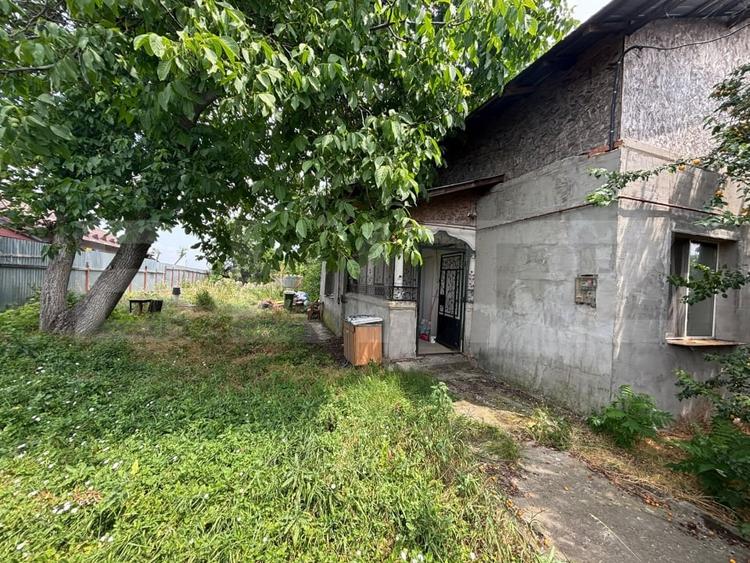 Casă individuală cu 3 camere cu Canalizare în Titu