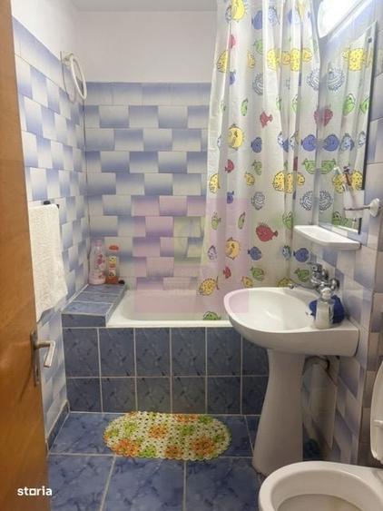 Apartament cu 3 camere decomandat în Drumul Sării