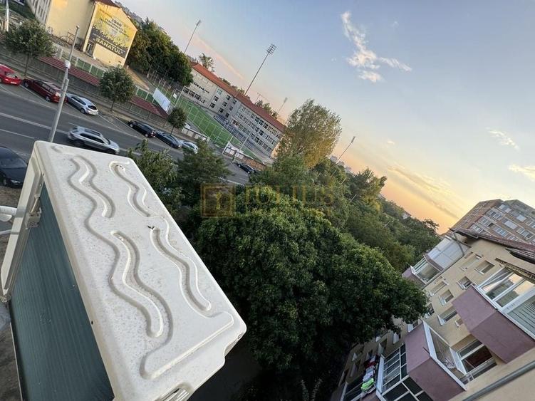 Apartament cu 2 camere decomandat, mobilat în Complex Studențesc