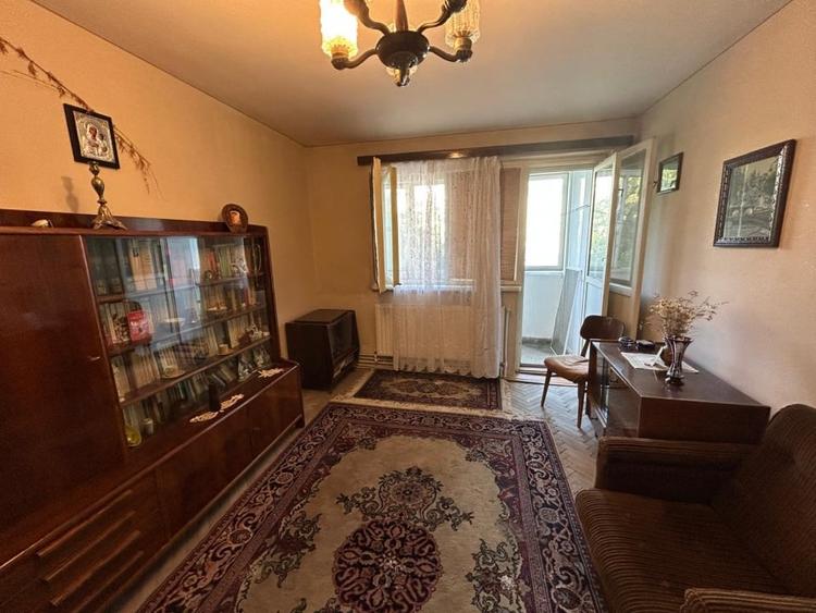 Apartament cu 2 camere semidecomandat în Calea Galați