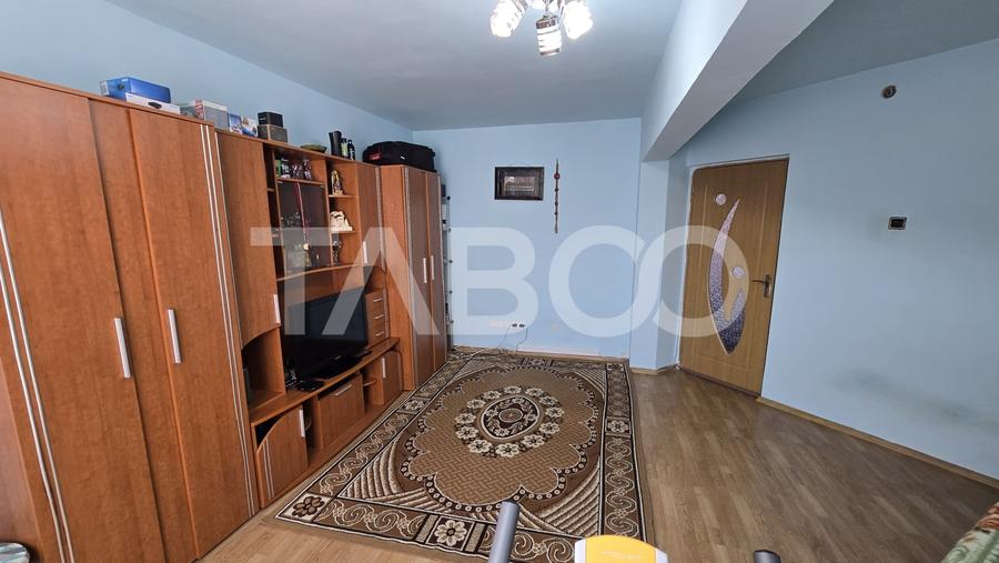 Apartament cu 2 camere decomandat, mobilat în Ștrand