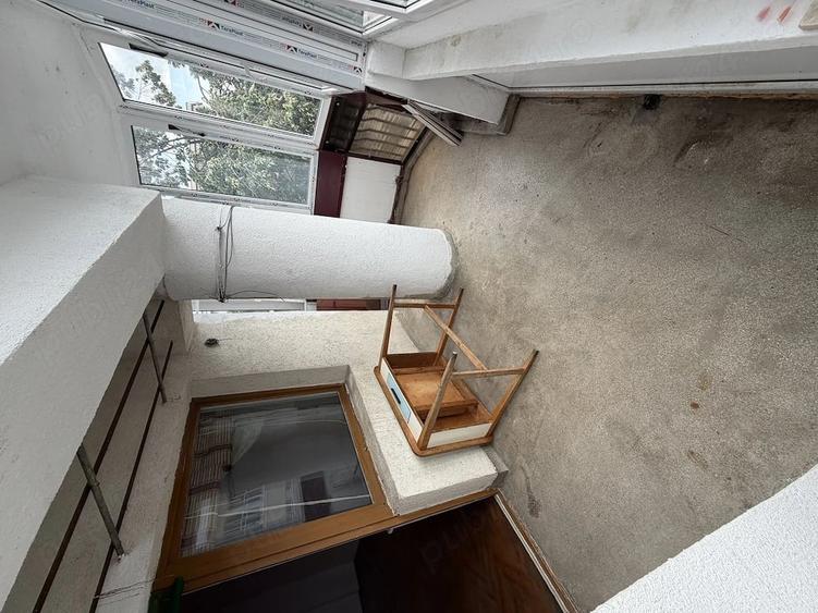 Apartament cu 3 camere decomandat în Republicii