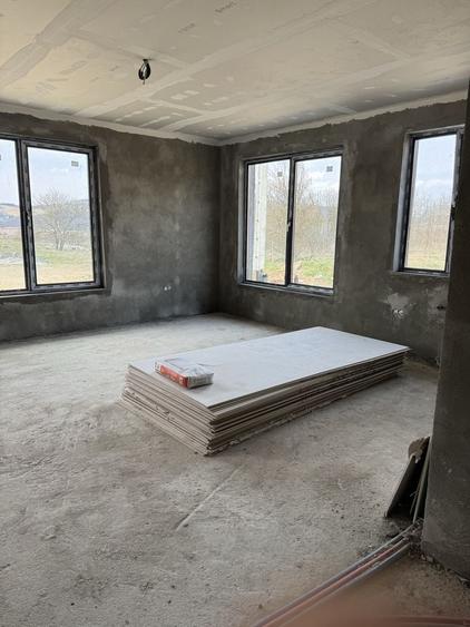 Casă cu 3 camere în Central