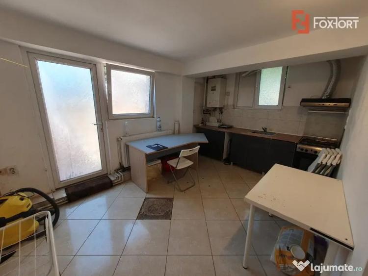 Apartament cu 3 camere decomandat în Steaua